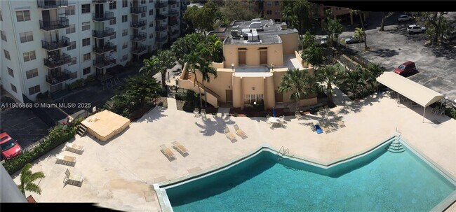 Building Photo - 1470 NE 125th Terrace Unit 602