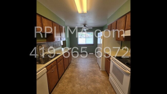 Photo - 143 Burlington Pl