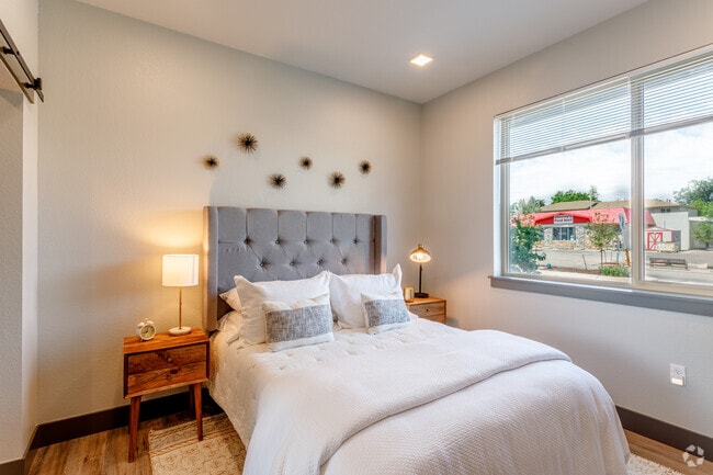 1BR, 1BA - 548 SF