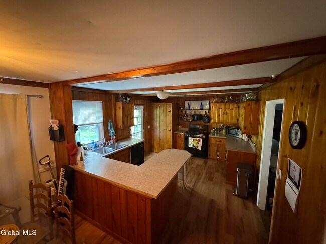 Photo - 56 Monroe St