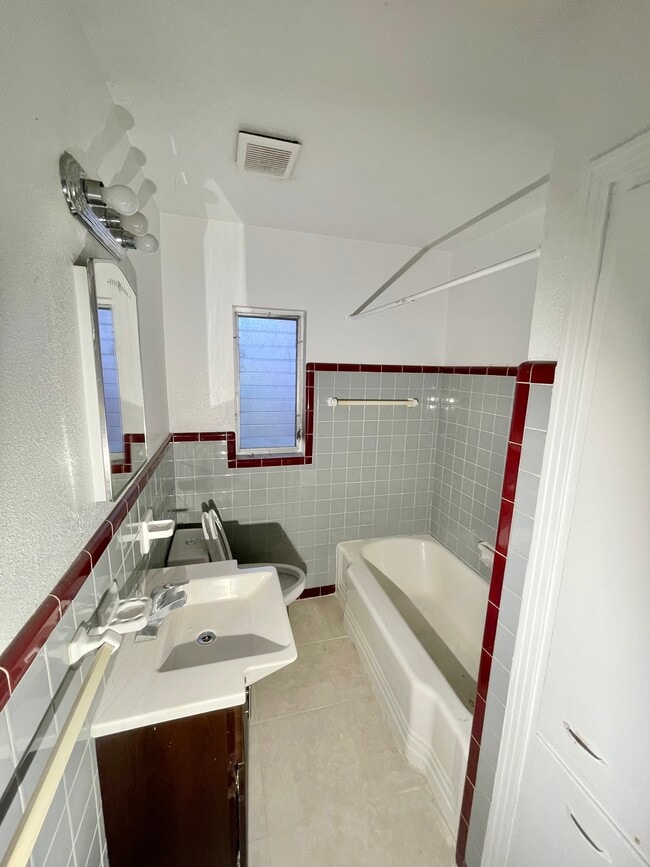 Photo - 2317 Harris St