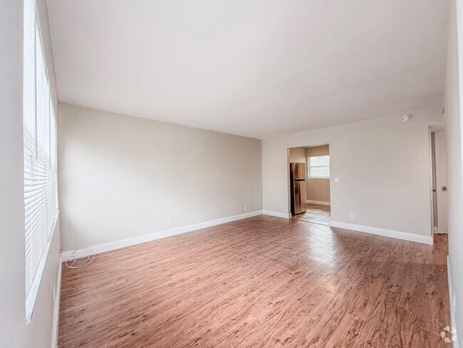 Building Photo - 825 3rd St Rental