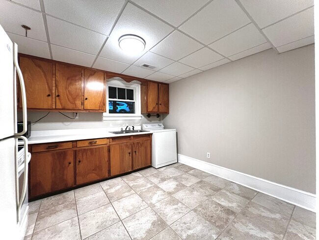 Photo - 214 Waddell Rd Unit B