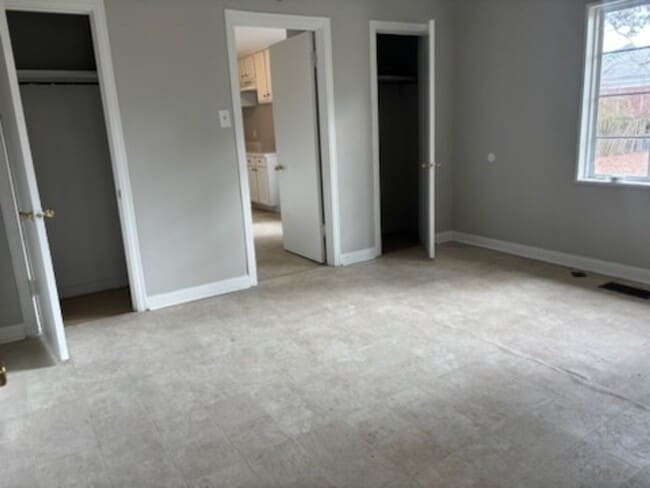 Photo - 335 Cummins St