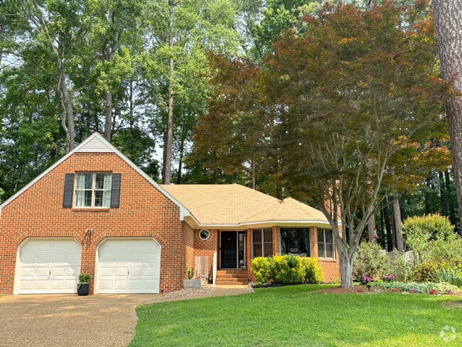 Building Photo - 318 Blacksmith Arch Rental