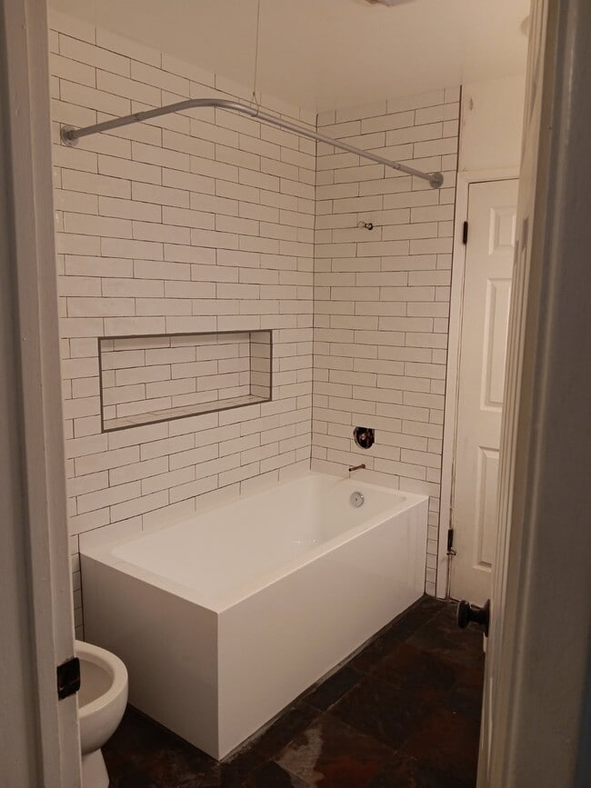 New Bathroom - 4171 Mt Vernon Ave Casa