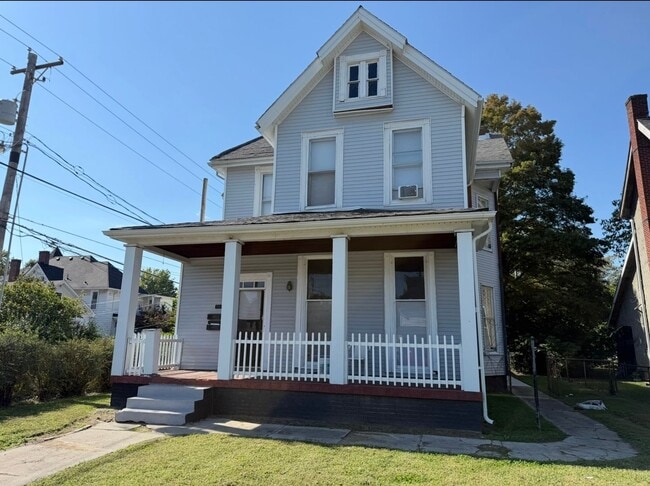 Building Photo - 931 SE 8th St Unit C