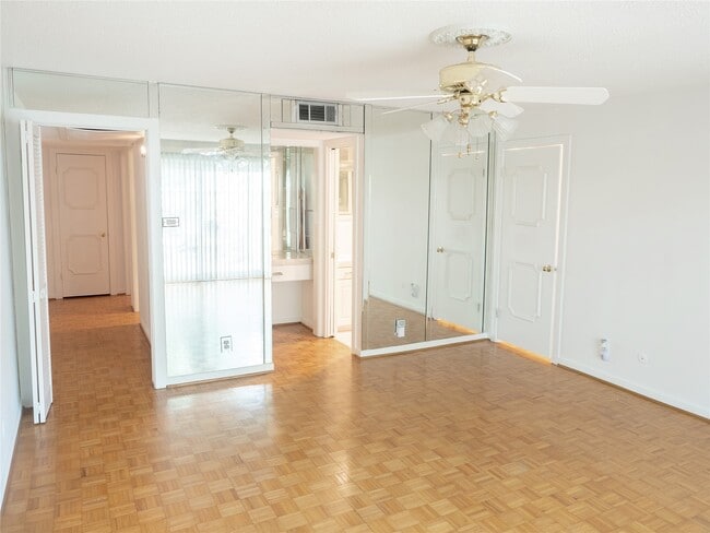 Building Photo - 2001 Stoney Brook Dr Unit A Rental