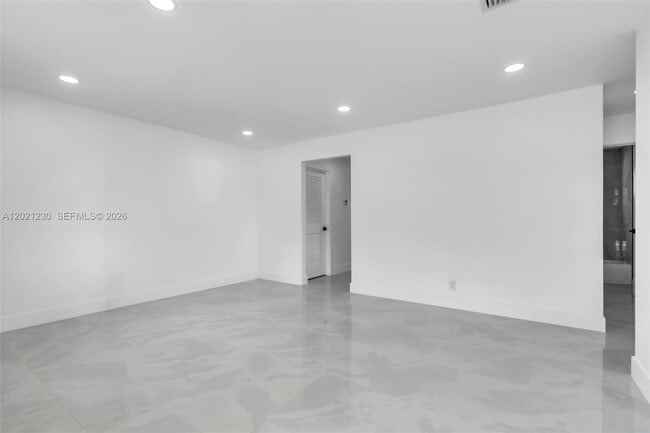 Photo - 821 SW 7th Ave Unit 2