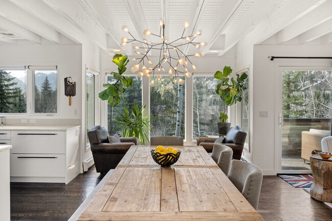 Photo - 122 Eastwood Rd