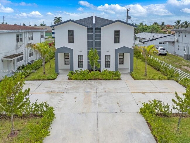 Building Photo - 1457 NW 2nd Ave Unit 1457