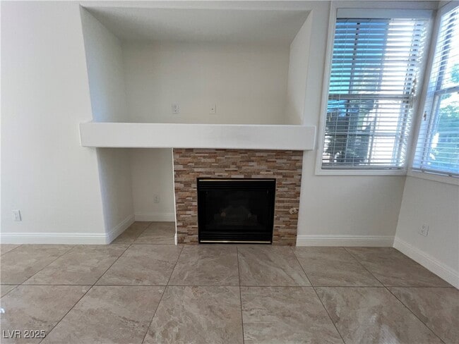 Photo - 1705 King James St Unidad 203