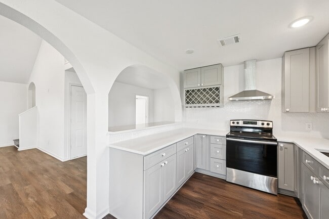 Photo - 6935 W Holiday St