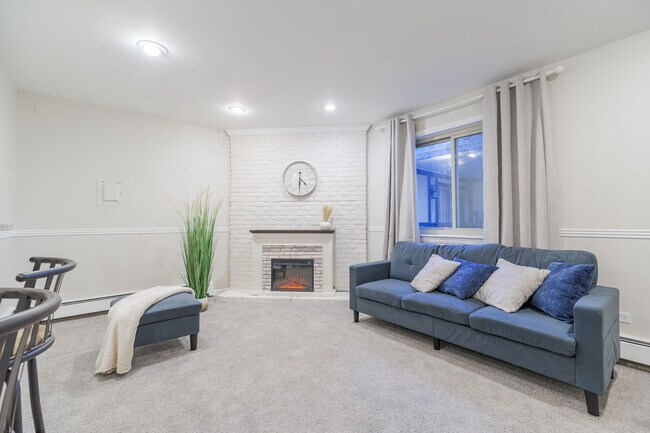 Photo - 1390 Everett Ct Unit 209