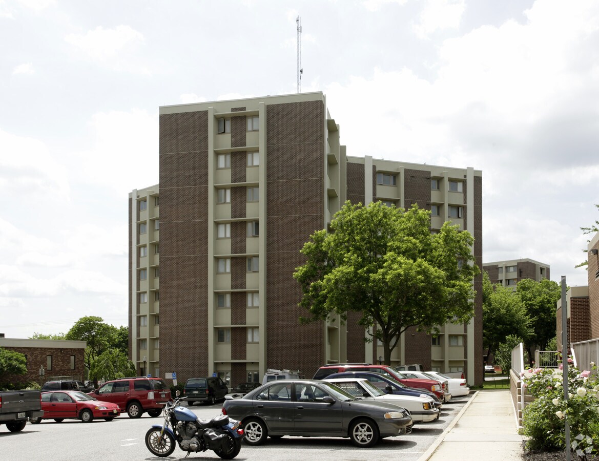 Photo - Broad Park Manor