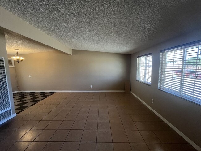 8736 Aspen Ave