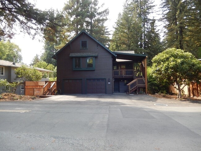 1,188 Square Foot Recently built custom Cr... - 1,188 Square Foot Recently built custom Cr... House