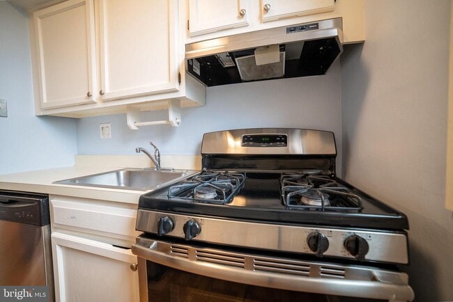 Photo - 22 S Old Glebe Rd Unit 305-D