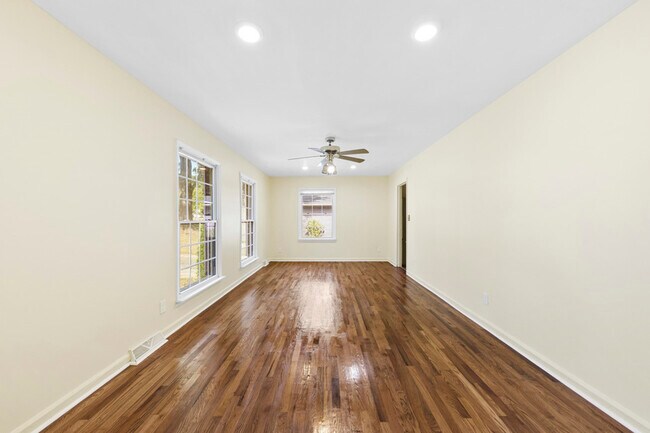 Photo - 3220 Wiseman Dr