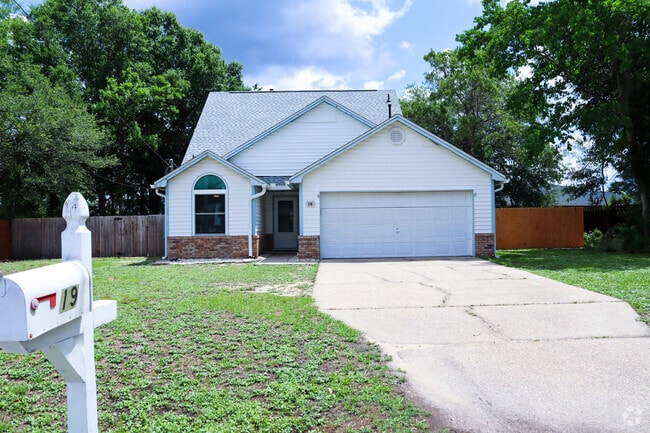 Building Photo - 19 Holly Rd Rental