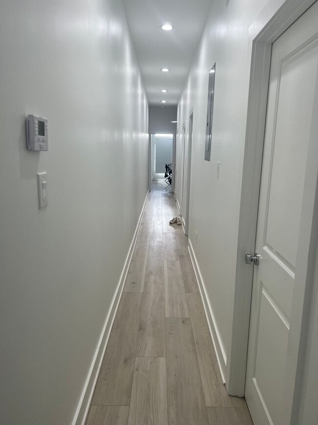 Photo - New Renovated 5bd/2ba Near Campus with Sha...