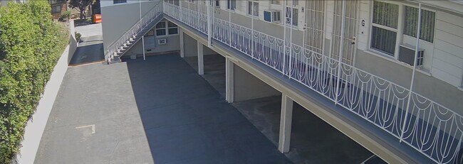 East Stairs - 325 Concord St Unidad K