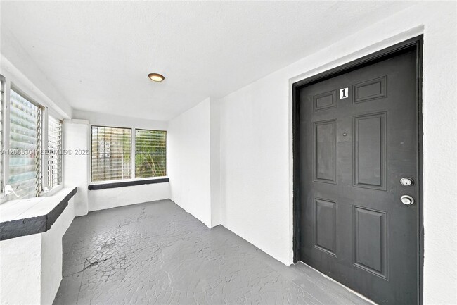 Photo - 128 NW 9th Ave Unit 1