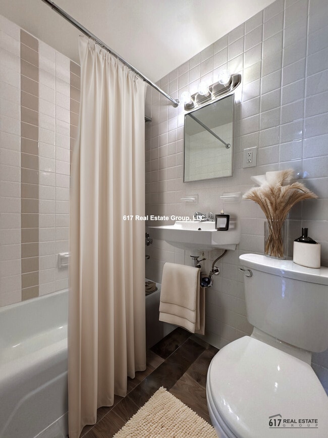 Photo - 172 N Beacon St