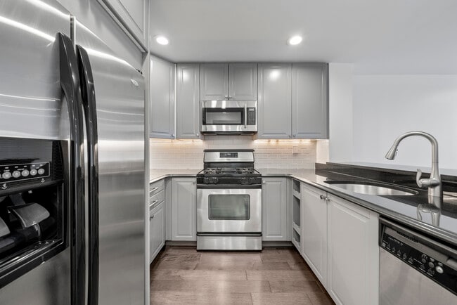 Photo - 417 Ellery Ct Unit 417