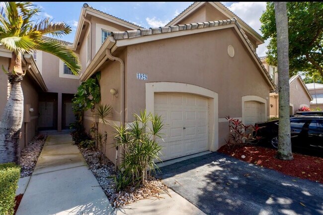 Photo - 1928 Madeira Dr