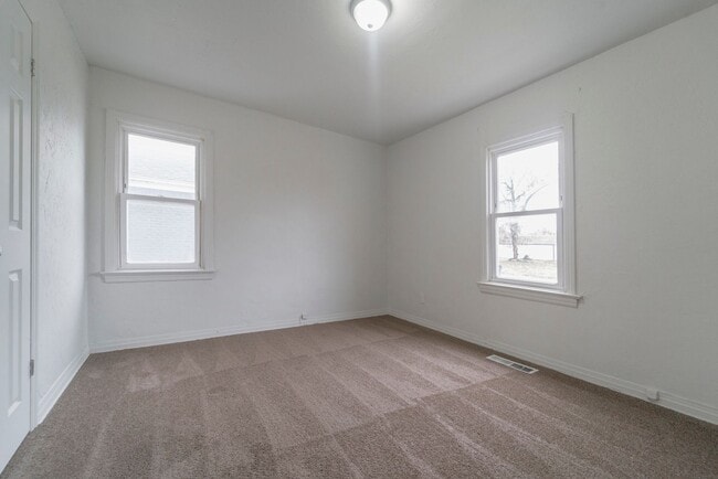 Photo - 2113 NE 17th St