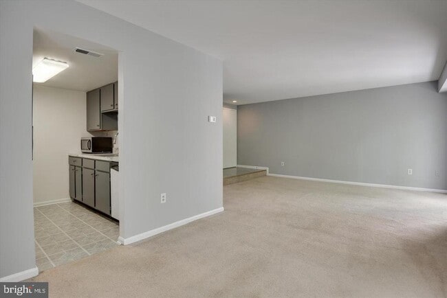 Photo - 678 Newbridge Ct Unit 4