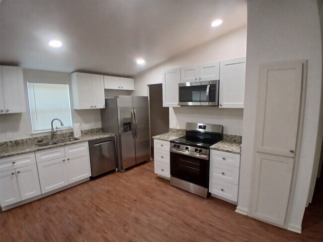 Photo - 503 Windmere Cir