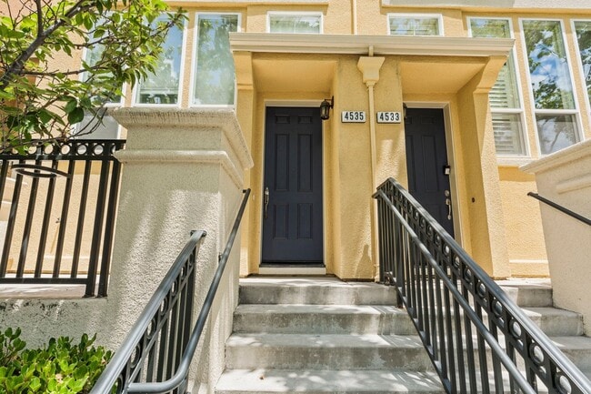 Photo - SUNNY TOWNHOME NEAR TRAILS STYLISH, FUNCTIONAL, & VERY ACCESSIBLE