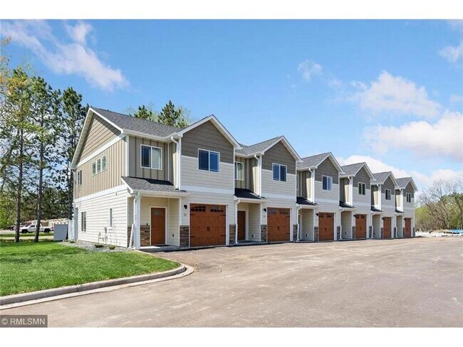 Photo - 425 W 8th St