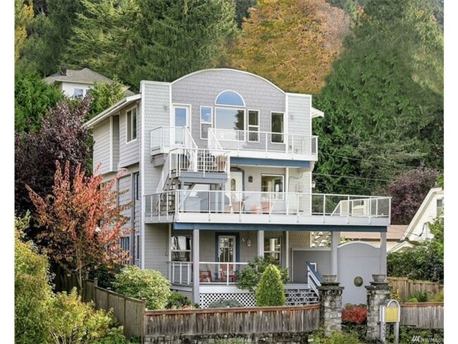 Building Photo - 4022 59th Ave SW Unit C