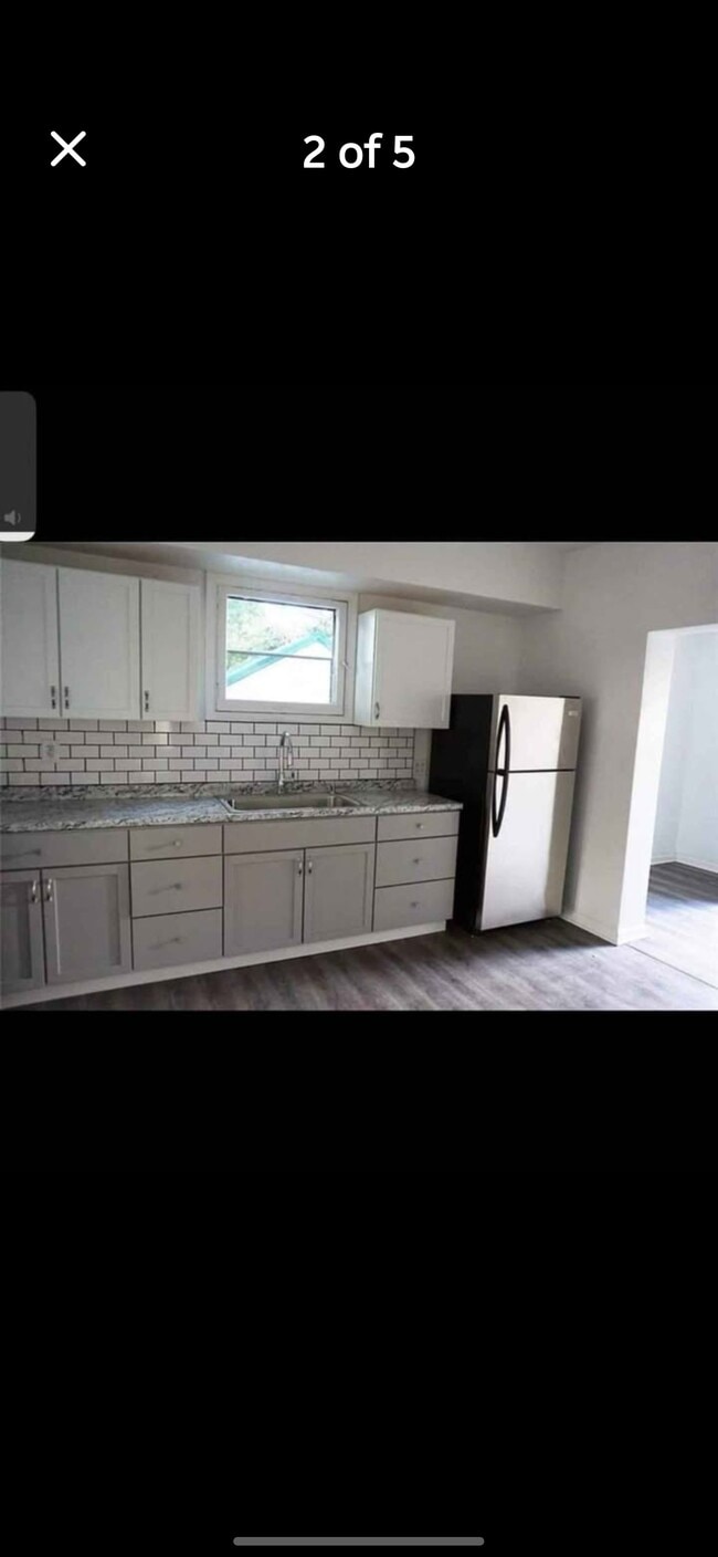 Photo - 2118 Leishman Ave