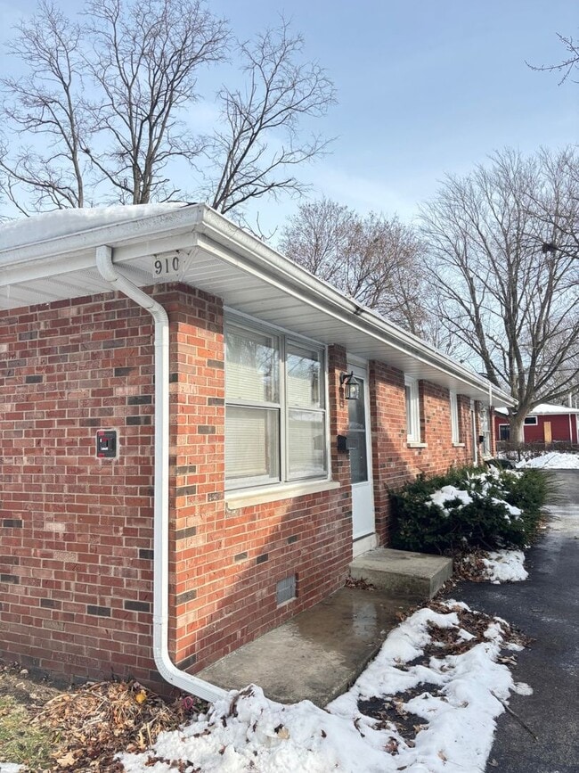 Building Photo - 910 S Webber St Unit A