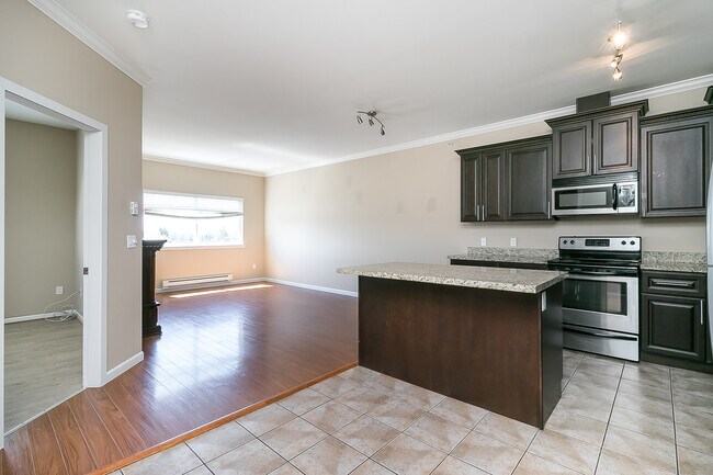 Photo - 22363 Selkirk Ave Unit 407