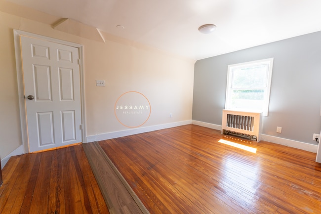 Photo - 33 Oneida Ave Unit #3