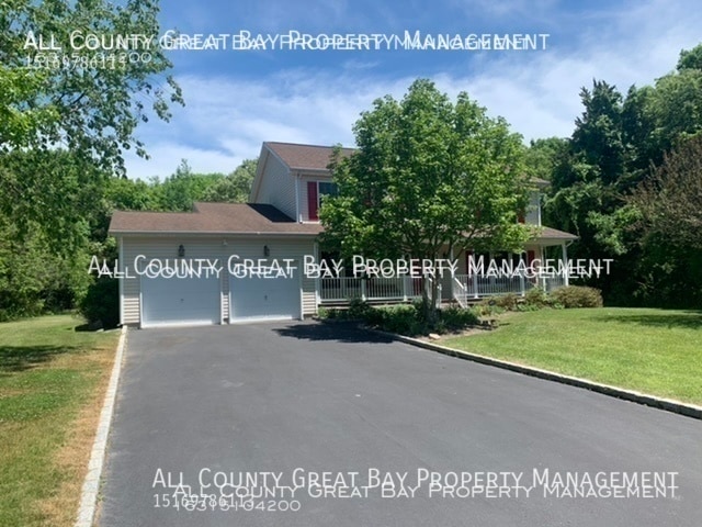 Photo - 115 Hedges Ave