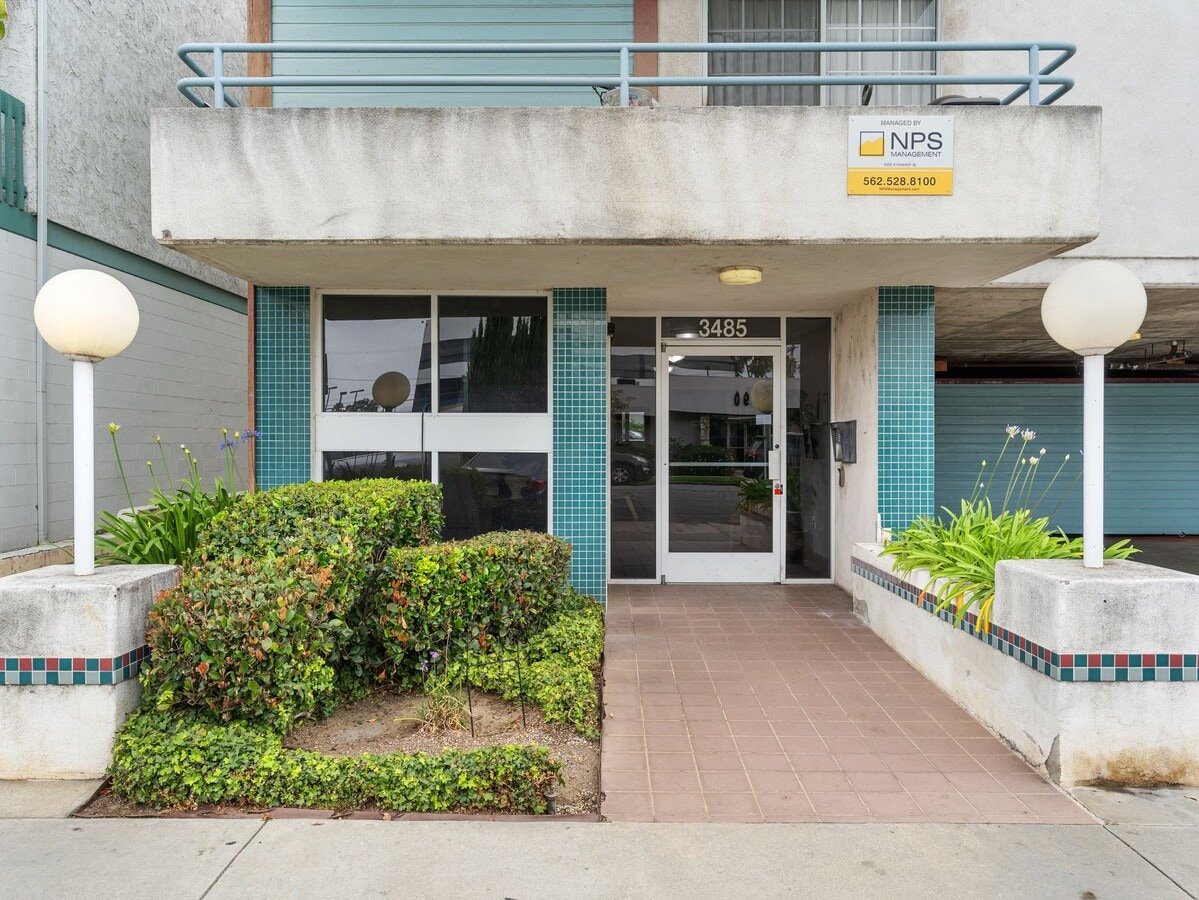 Photo - 3485 Linden Ave