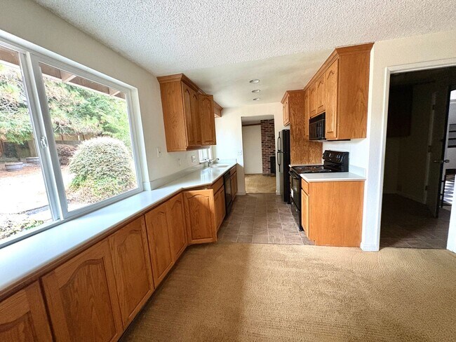 Photo - Spacious 3-Bedroom Home with Large Deck