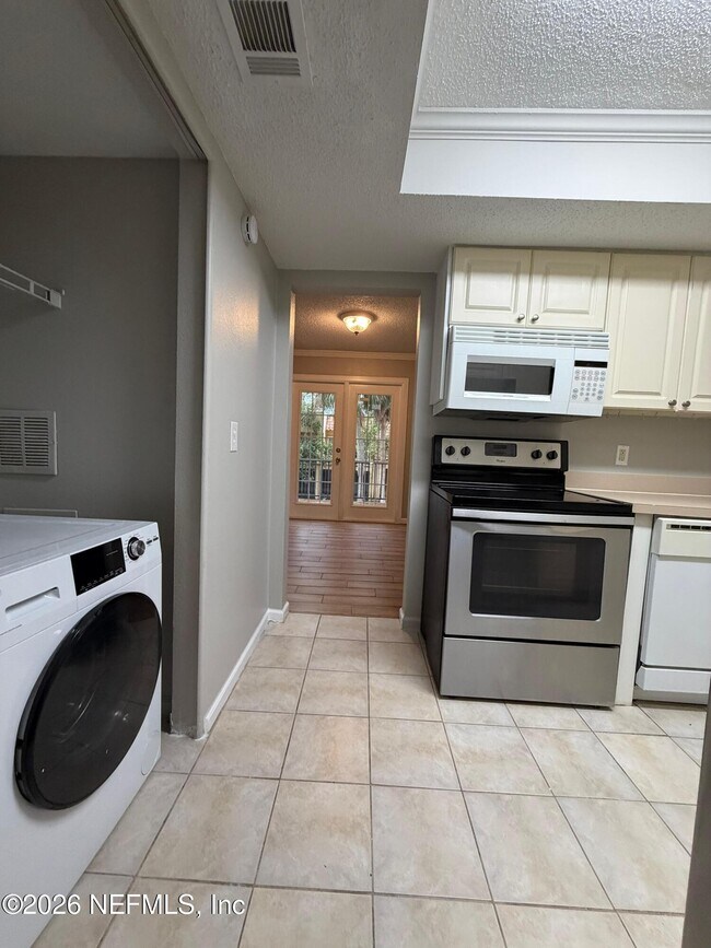 Photo - 3864 La Mirada Dr N