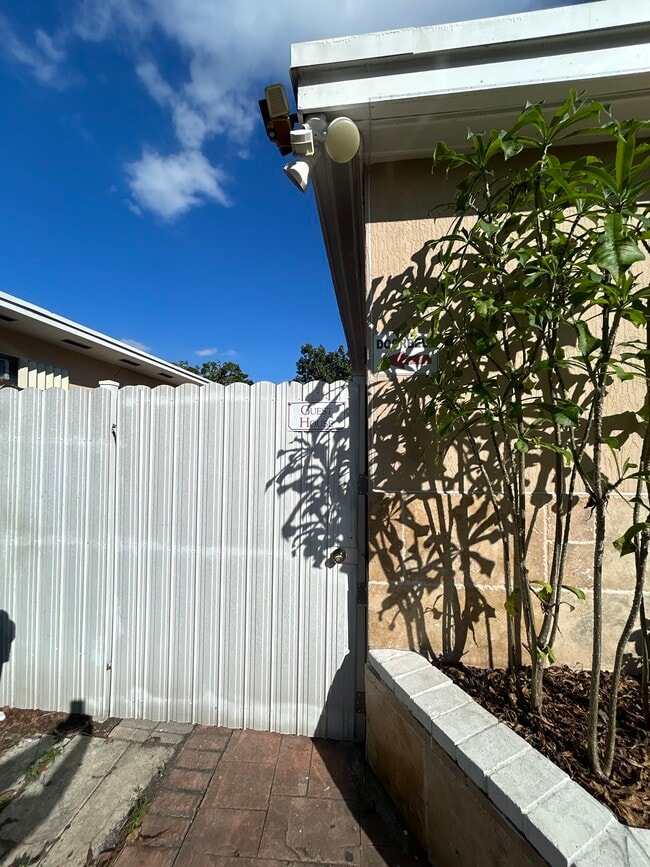 Photo - 927 SW 71st Ct Unit Cozy 1bd1ba Guest House