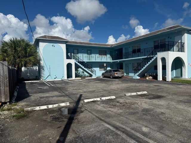 Photo - 241 SE 10th Ave Unidad 212