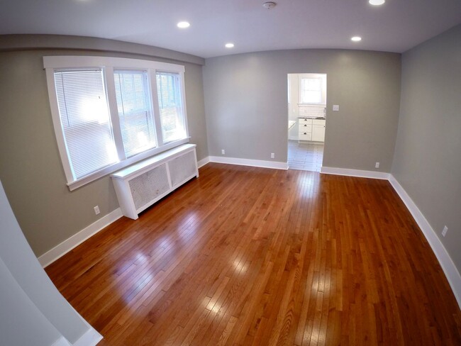 Photo - 6/1 Remodeled LUXURY house 2 blocks from CMU.