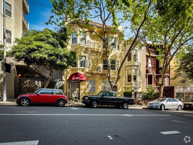 Building Photo - TOP FLOOR! LARGE CLOSET! On-Site LAUNDRY! ... Unit #16 Rental