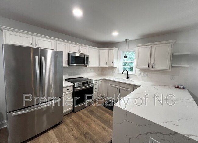 Photo - 6131 Hanes Way