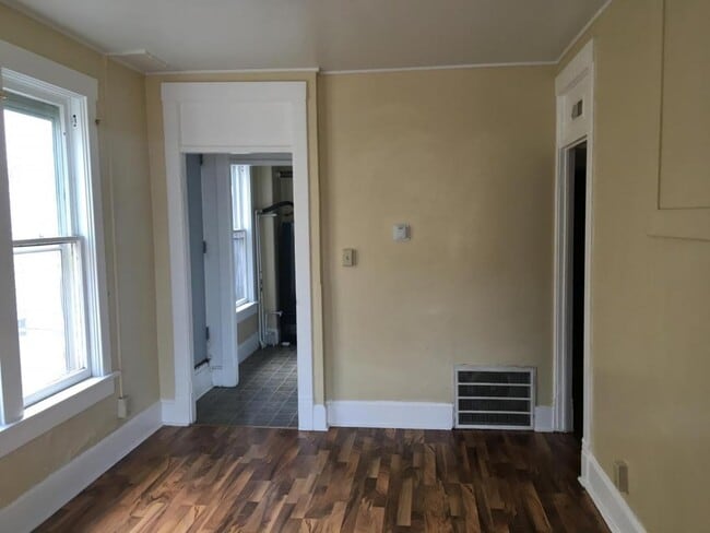 Photo - 204 1/2 Cedar St